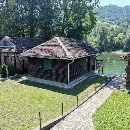 Kutak Na Drini بيت للعطل *