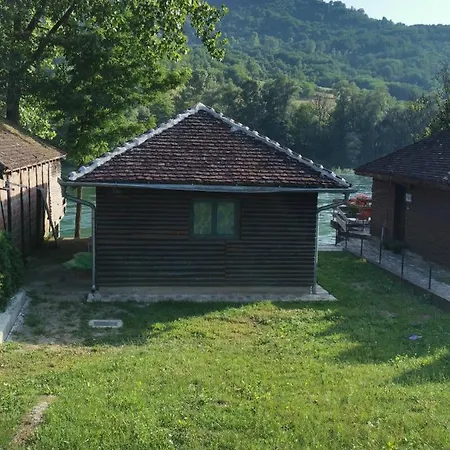 Kutak Na Drini بيت للعطل *
