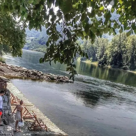 度假居 Kutak Na Drini Ljubovija