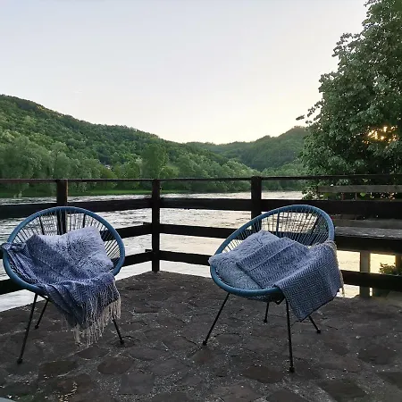 Kutak Na Drini * Ljubovija