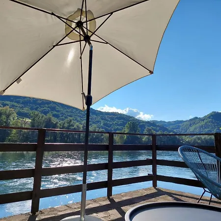 Kutak Na Drini بيت للعطل Ljubovija