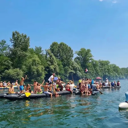 Kutak Na Drini بيت للعطل