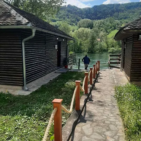 Kutak Na Drini بيت للعطل *