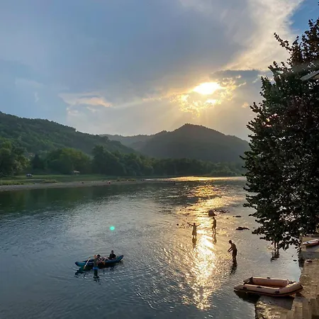 Kutak Na Drini Ljubovija